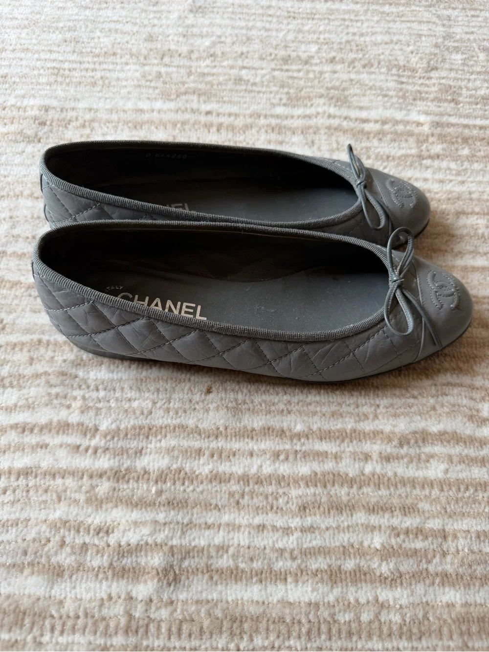 CHANEL Gray Quilted Leather Ballet Flats size 38.5